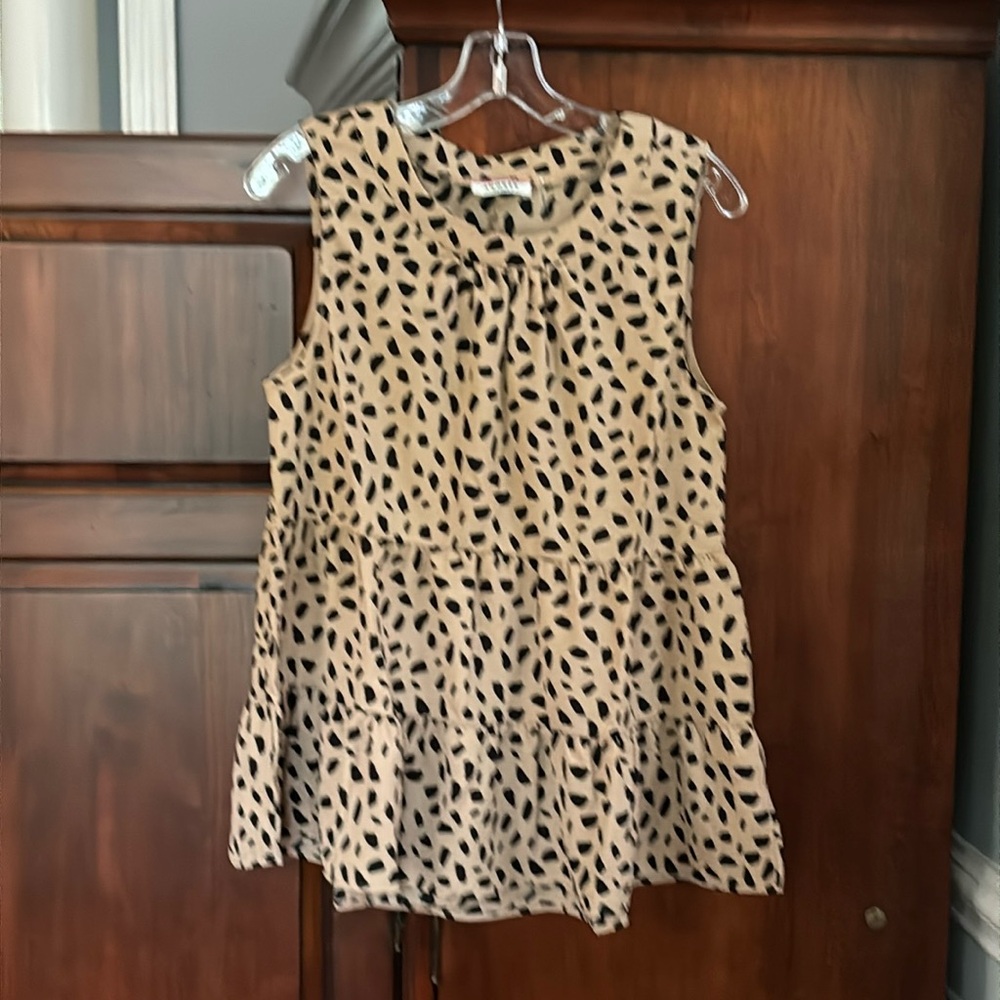 NWOT Andree by Unit Animal Print Sleeveless Tiered Blouse